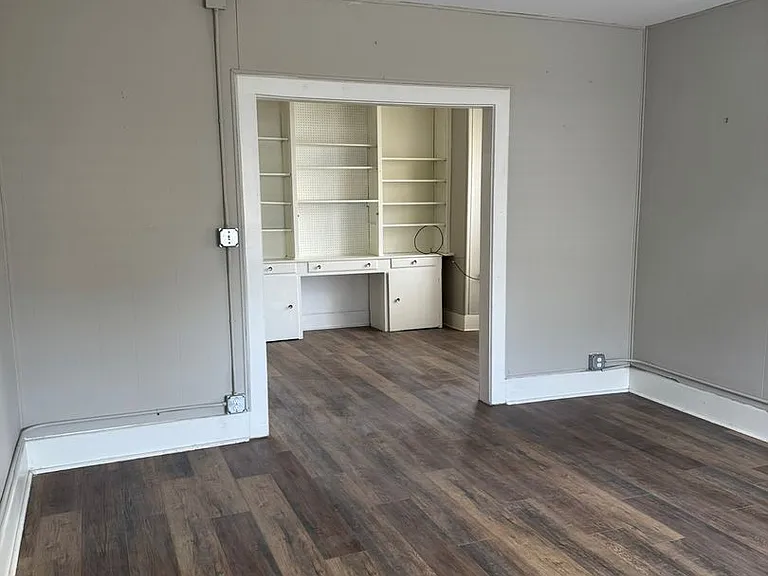 420 S 6th St — Photo 16