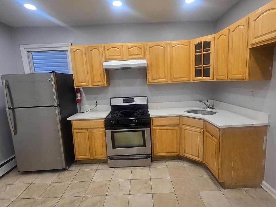 1st image of 114 Watson Ave Floor 2