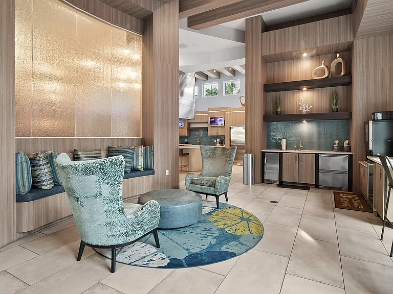 Centre Pointe Apartments — Photo 29