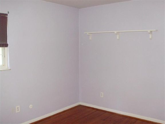 3rd image of 9361 Sheralee Ln