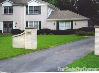 17800 Lisa Ln, Brookfield, WI 53045