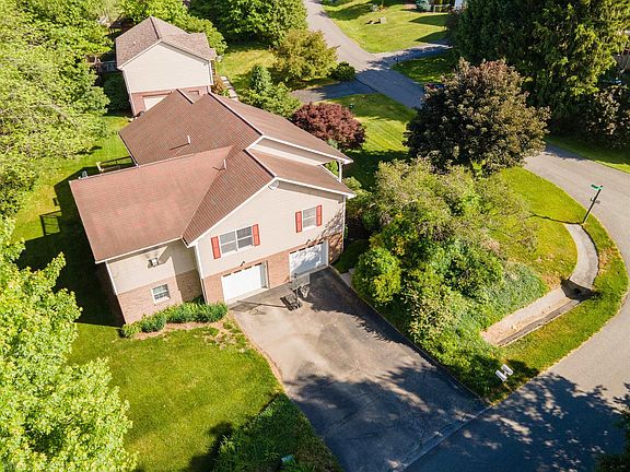3rd image of 1329 Sandy Cir