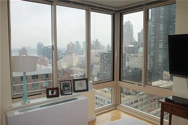 Rented by Space Marketing Shop | media 35