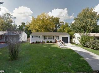 10804 Cambridge Ave, Kansas City, MO 64134