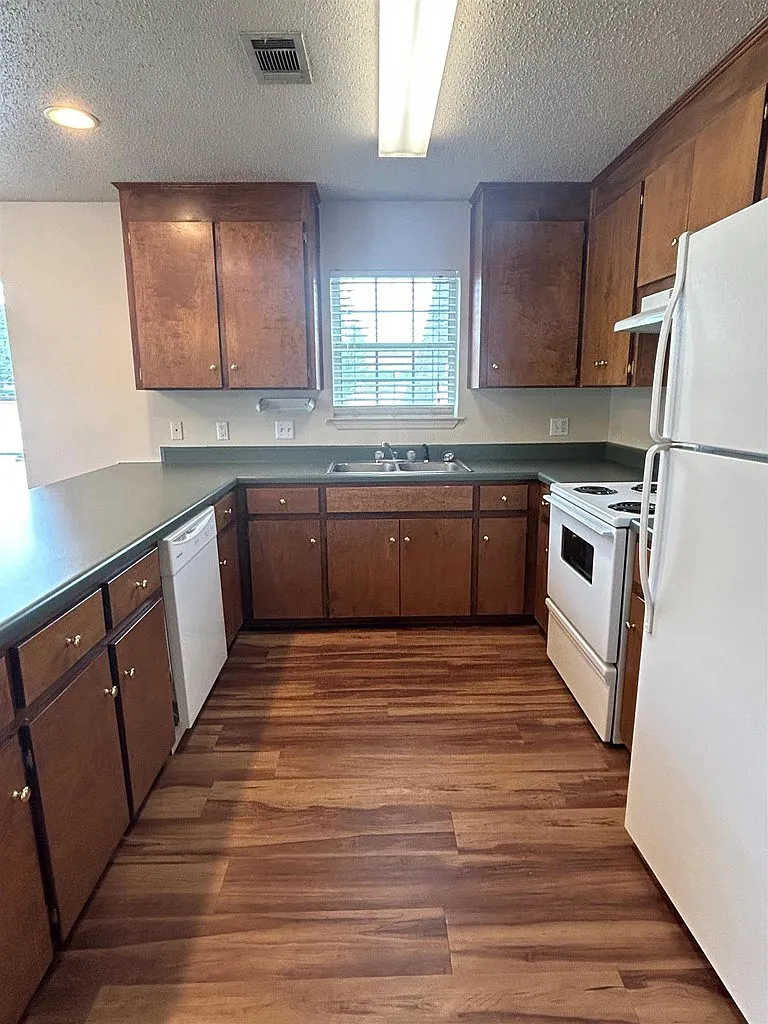 2 bed, 2.0 bath, $1,000 — Photo 4