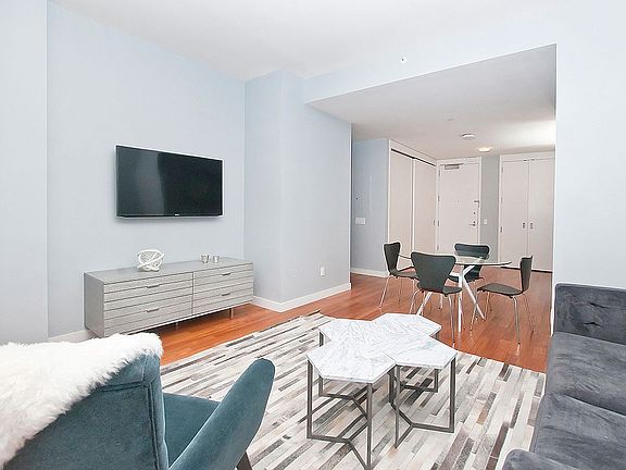 3rd image of 15 William St APT 24B