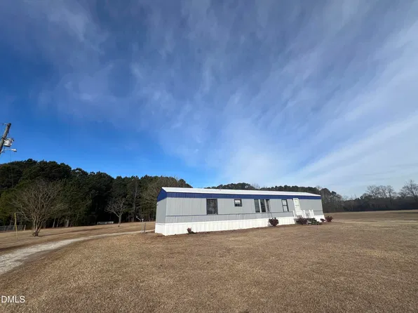 905 Obj Rd, Dunn, NC 28334