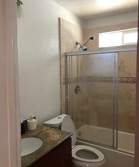 2345 Prospect Ave — Photo 3
