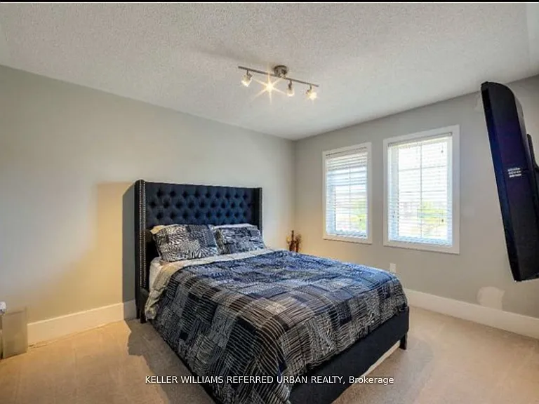 118 Earlsbridge Blvd S — Photo 7