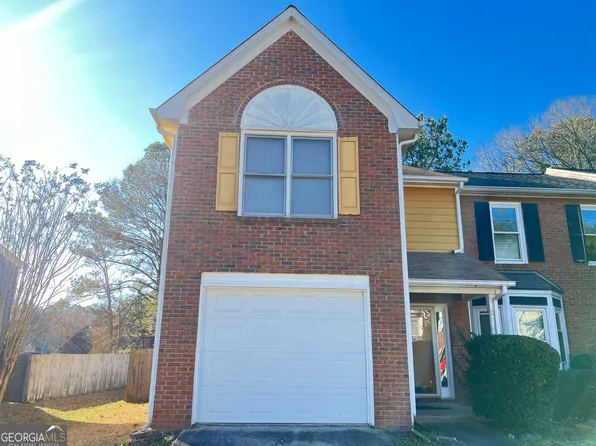 8055 Woodlake Dr, Riverdale, GA 30274