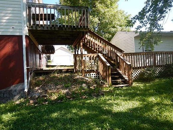 4th image of 409 E Oak St