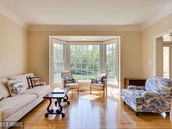 5th image of 3235 Foxvale Dr