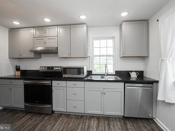 53 Village Way, Malvern, PA 19355