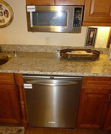 3rd image of 13798 Roswell Ave Unit B188