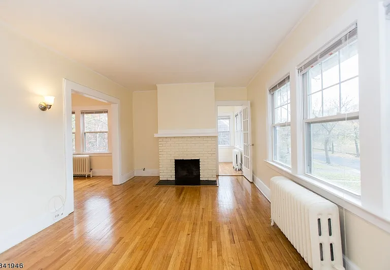 45 Essex Ave — Photo 4
