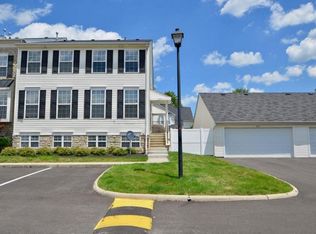 252 Oxford Oak Dr, Blacklick, OH 43004
