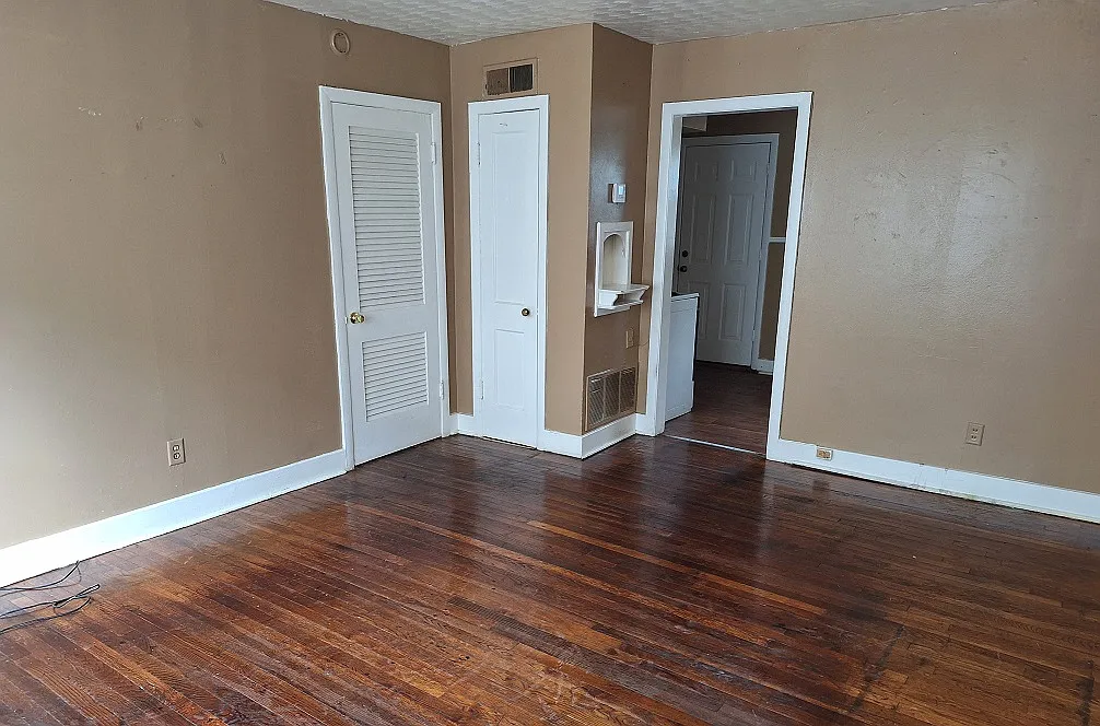 2 bed, 806 sqft, $650 — Photo 2