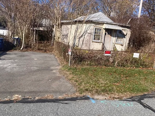 40 Highland Ave, Fairhaven, MA 02719