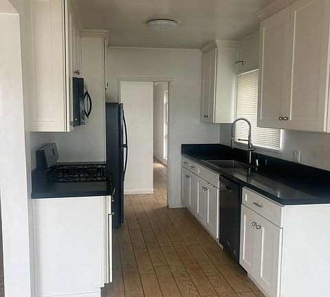 3rd image of 1918 Pacific Ave APT 3