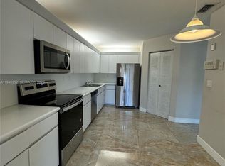 549 Racquet Club Rd APT 32, Fort Lauderdale, FL 33326