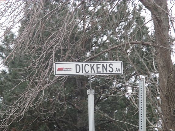5th image of 10431 Dickens Ave