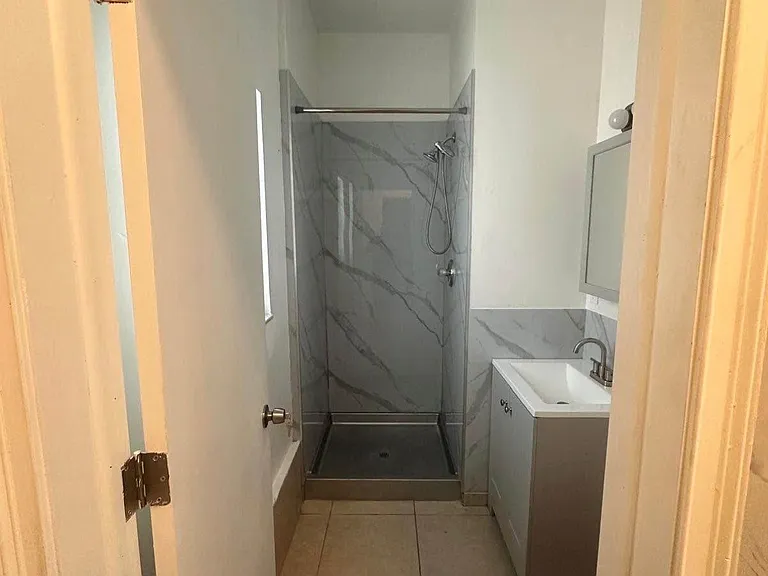 846 McIntosh St #B — Photo 2