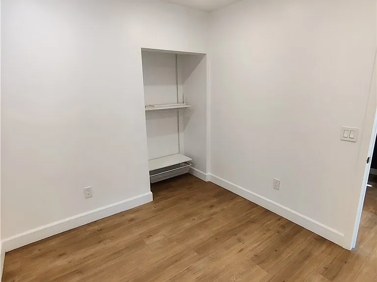 2618 S Bentley Ave — Photo 5
