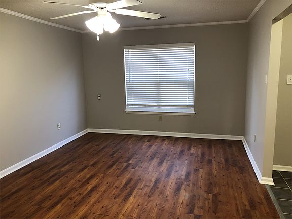 2nd image of 8406 Bridgewood Dr