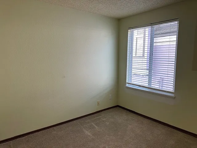 412 N K St — Photo 7