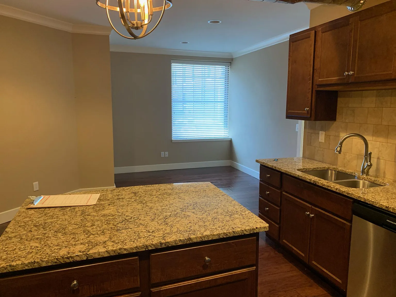 1 bed, 650 sqft, $1,025 — Photo 2