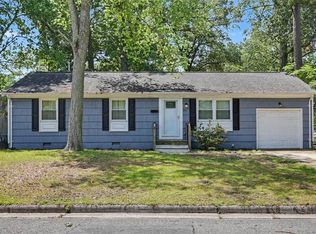 207 Robinson Dr, Newport News, VA 23601