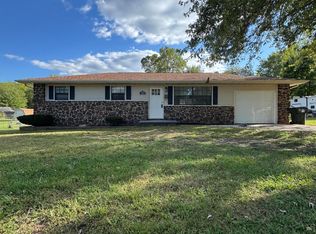 808 E Walnut St, Aurora, MO 65605