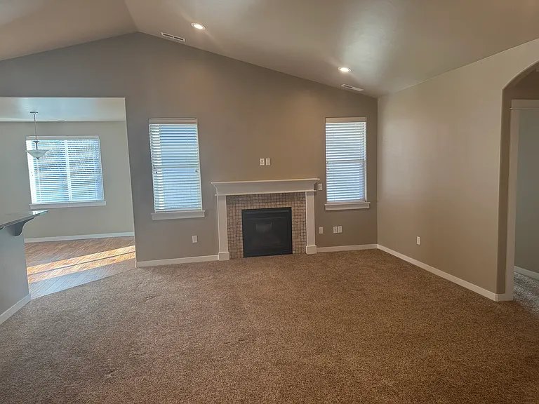1298 N Tyra Ave — Photo 7