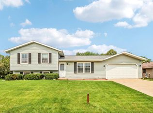 903 Centennial Pkwy, Waunakee, WI 53597