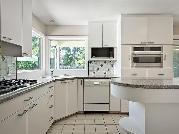 4th image of 8311 Juniper St