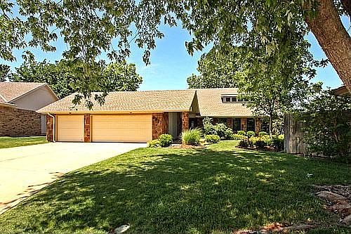 Beautiful updated 4bed 3car