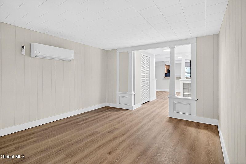 3rd image of 1512 Broadway