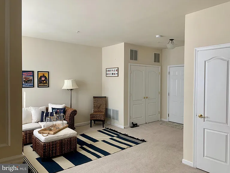 9823 Darcy Forest Dr — Photo 4