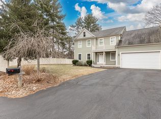 2 Kingsbury Dr, Medfield, MA 02052