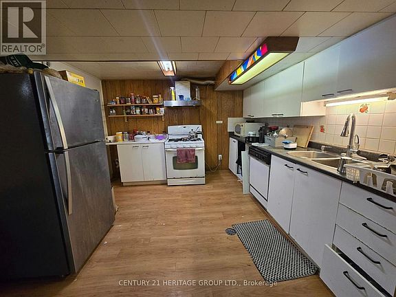 2nd image of 17 Skyridge Rd #Basement