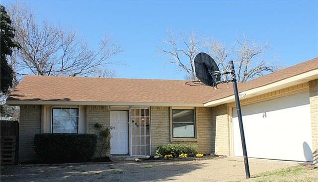 1st image of 1009 Westbrook Dr