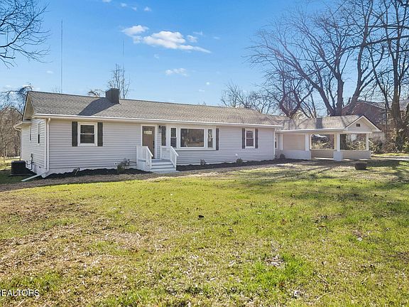 3rd image of 1708 Adair Dr