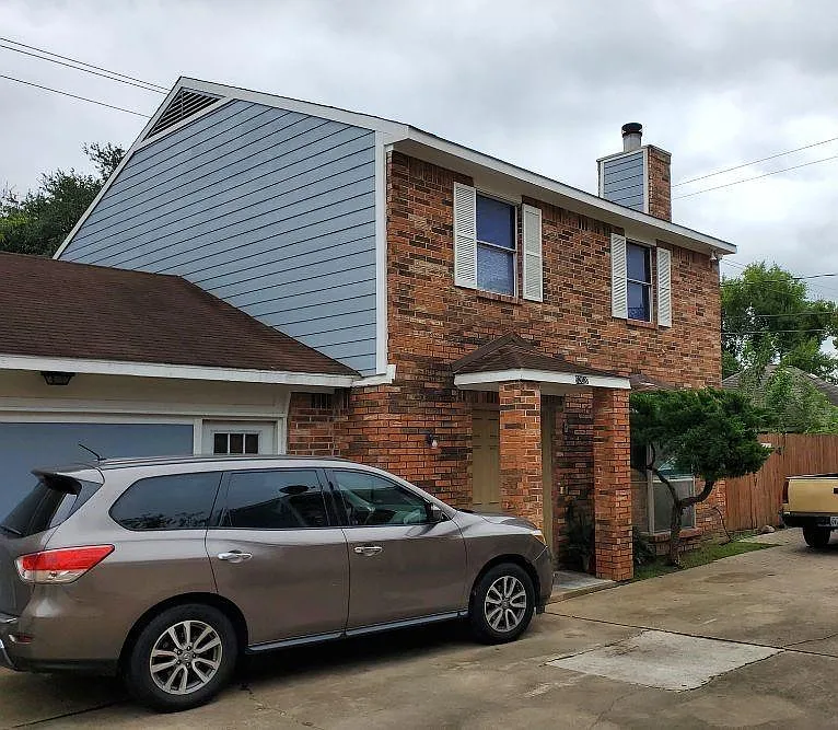 4 bed, 2.5 bath, 1716 sqft, $1,950 — Photo 1