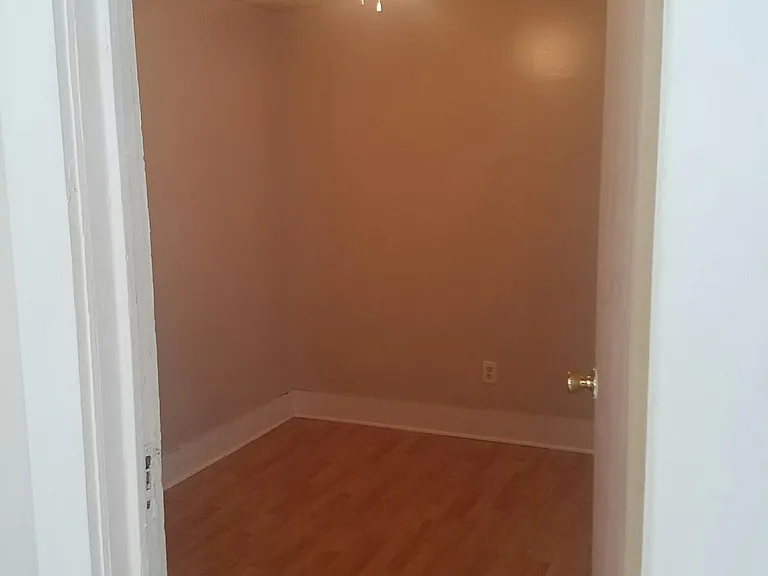 614 3rd St #3 — Photo 8