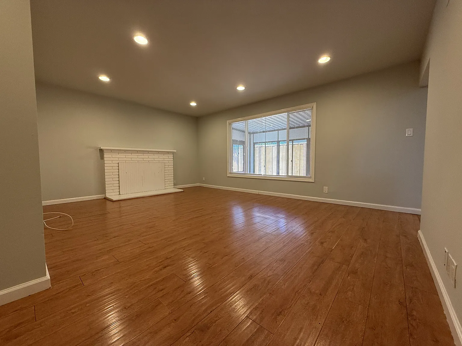 3 bed, 1179 sqft, $3,500 — Photo 3