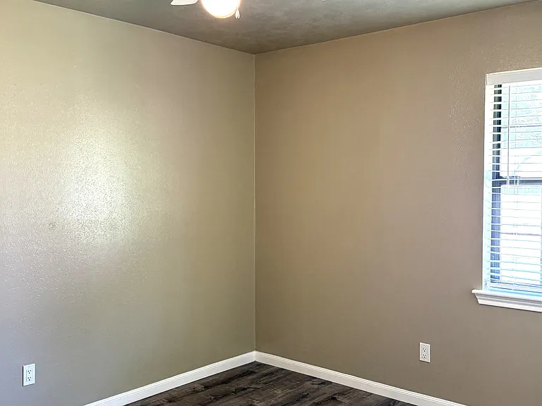 1505 Richland Ct N — Photo 32