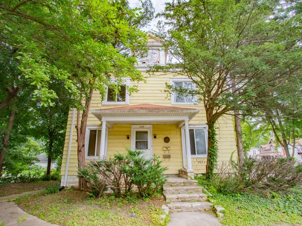 209 E Washington St, West Chicago, IL 60185