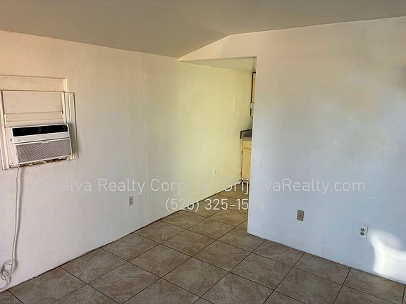 3rd image of 213 W Ohio St APT 3