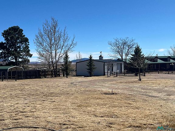 4th image of 24 Black Mesa Rd