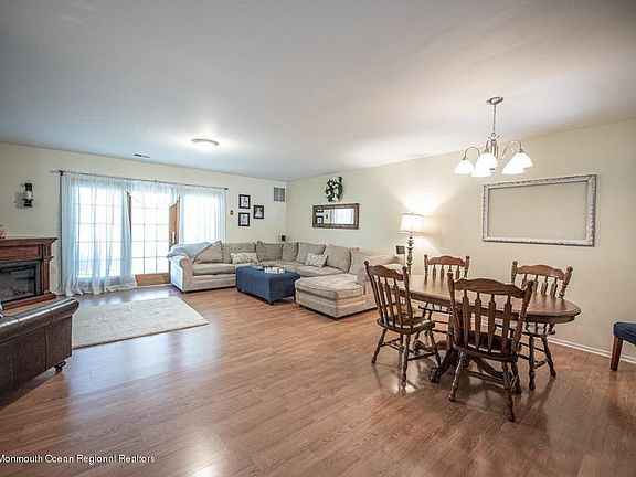 3rd image of 56 Kensington Ct Unit 2